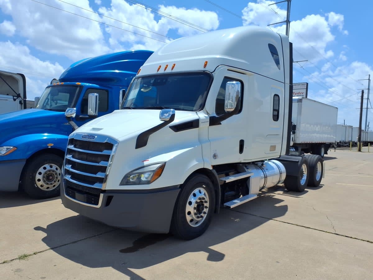 2021 FREIGHTLINER CASCADIA 116 in Dallas, TX