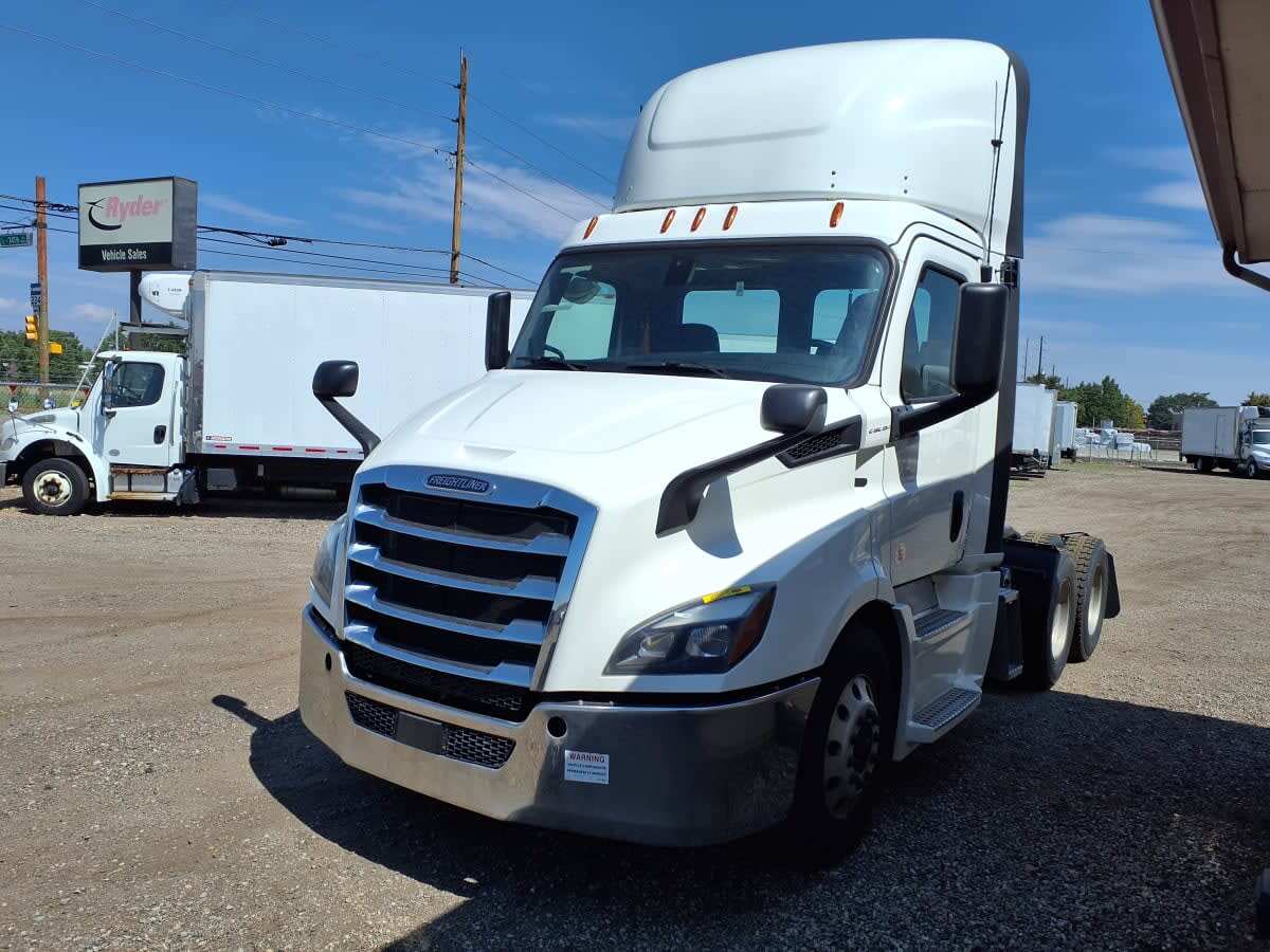 2020 FREIGHTLINER CASCADIA 116 in Commerce City, CO
