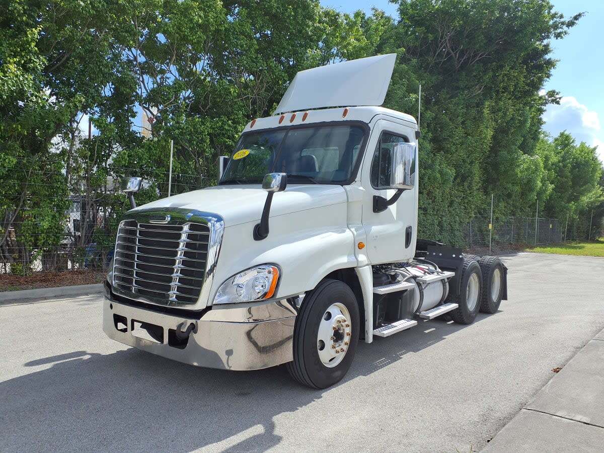 2016 FREIGHTLINER CASCADIA 125 in Fort Lauderdale, FL