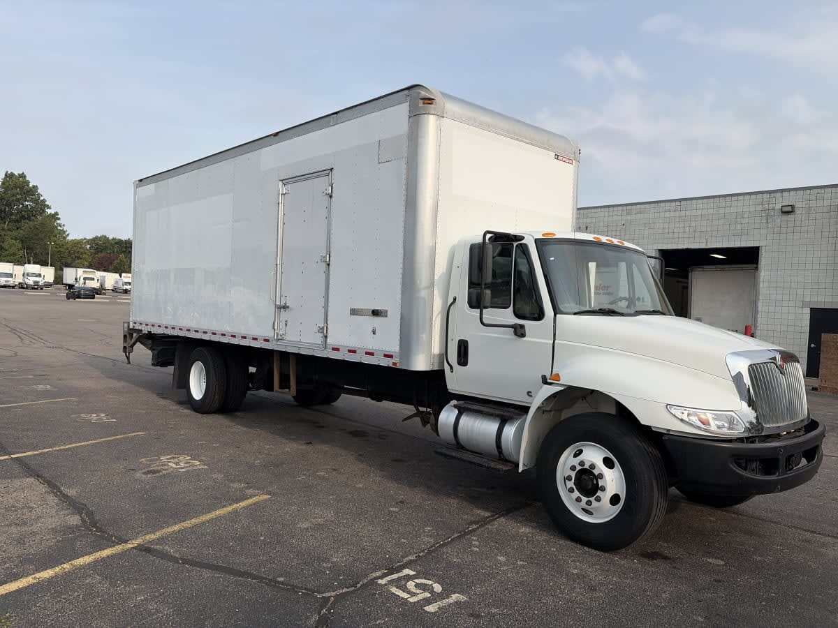 2019 INTERNATIONAL 4300 in Taylor, MI