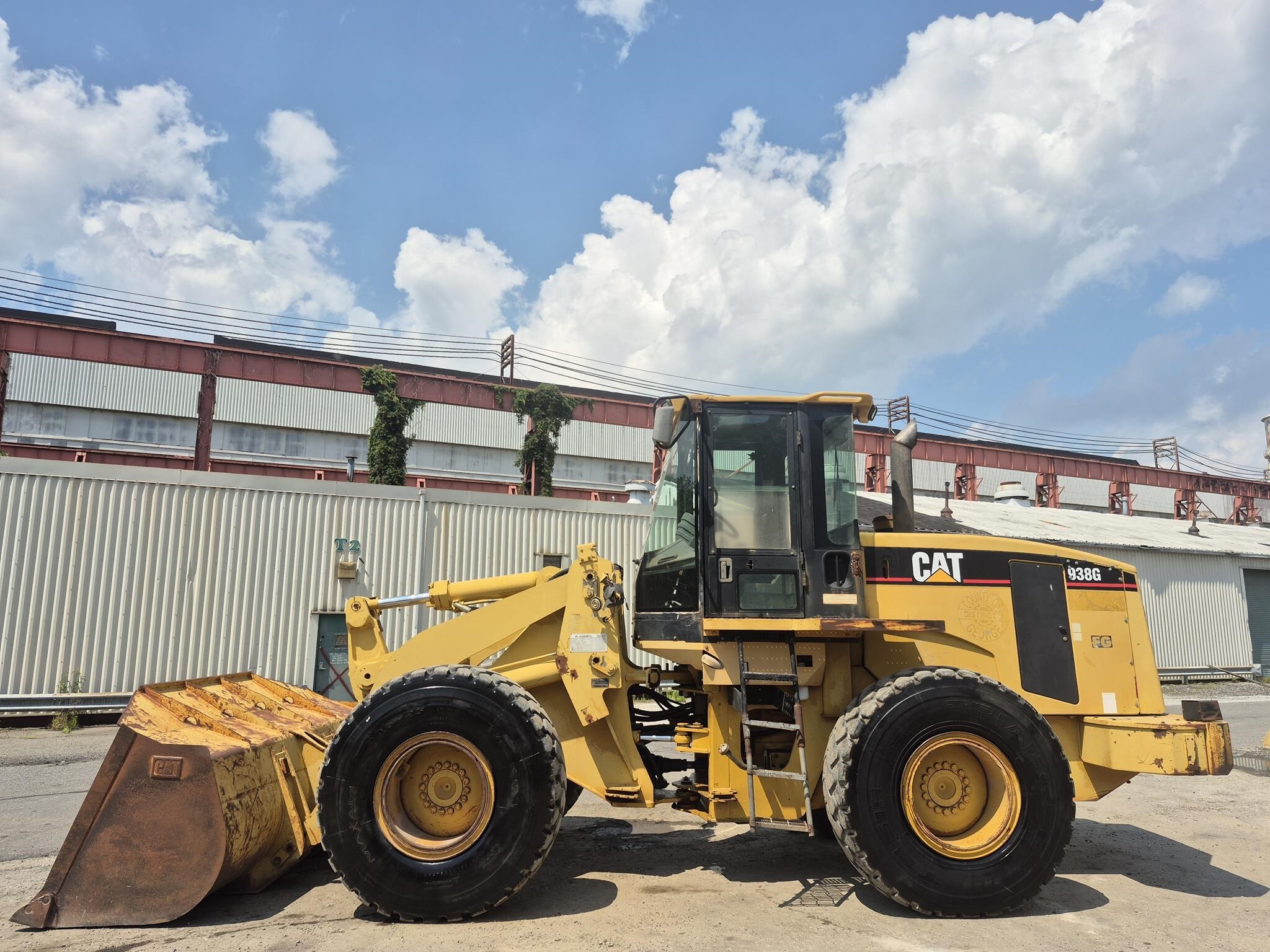 2002 CATERPILLAR 938G in Essington, PA