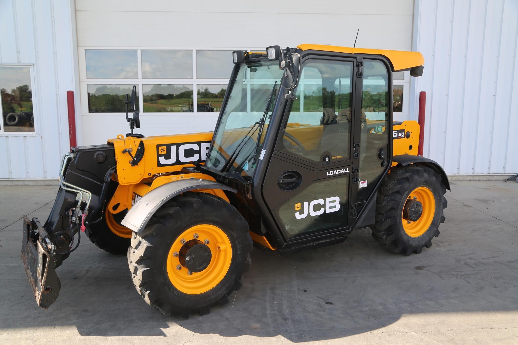 2023 JCB 525-60 AGRI PLUS in Bethel, PA