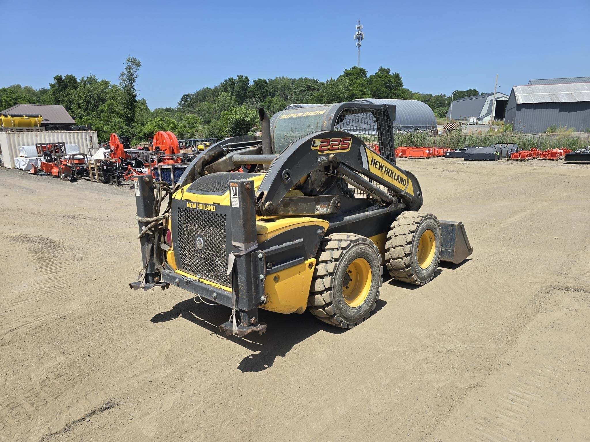 2013 NEW HOLLAND L225 in Middletown, NY
