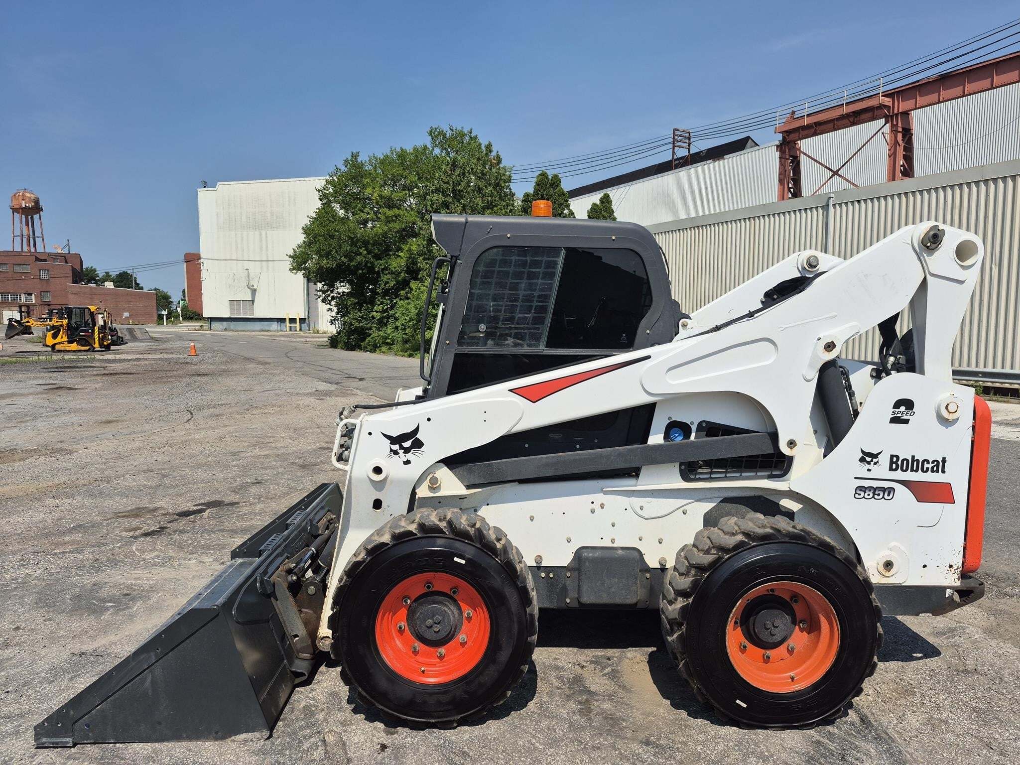 2019 BOBCAT S850 in Essington, PA