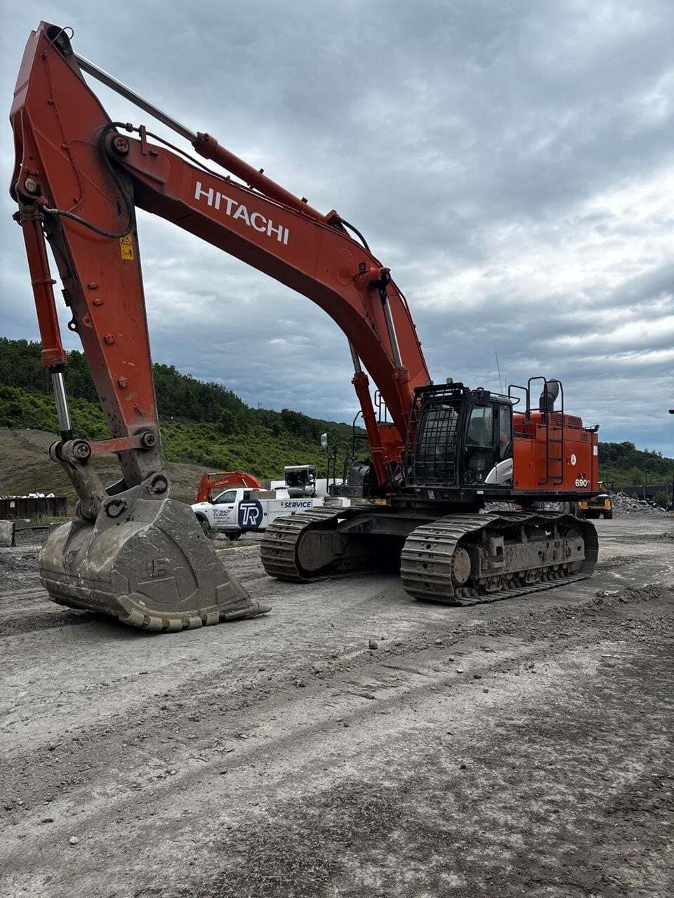 Hitachi Excavators Equipment listings For Sale Near Loudon, New