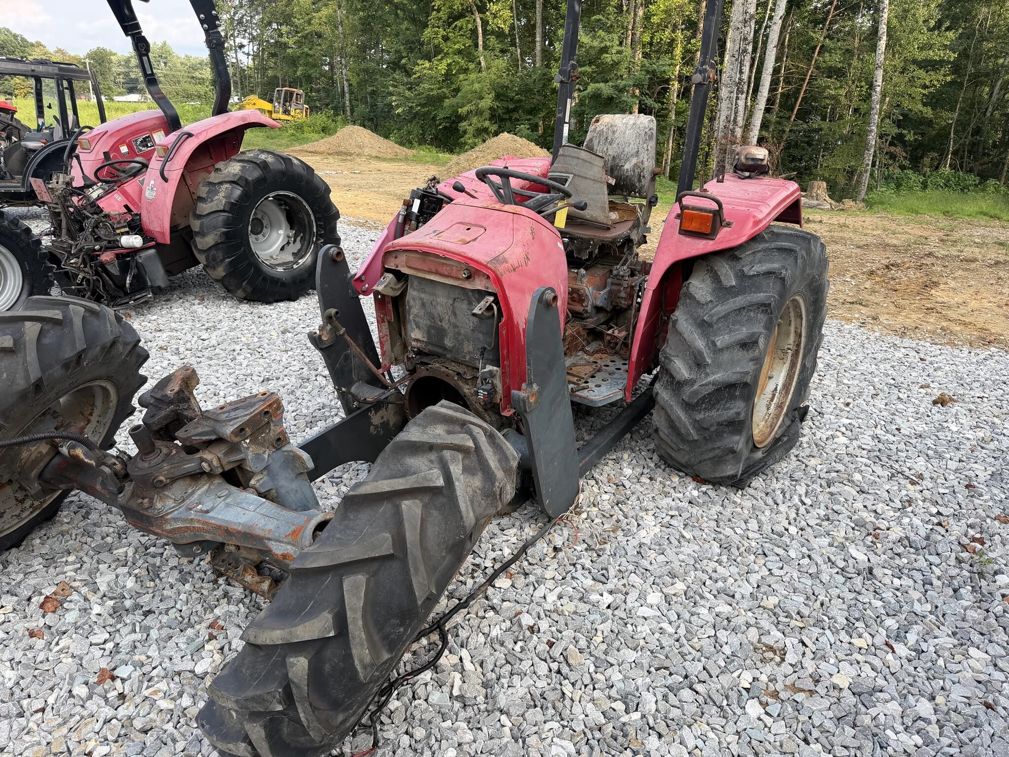 MAHINDRA 5500 in Jamestown, TN