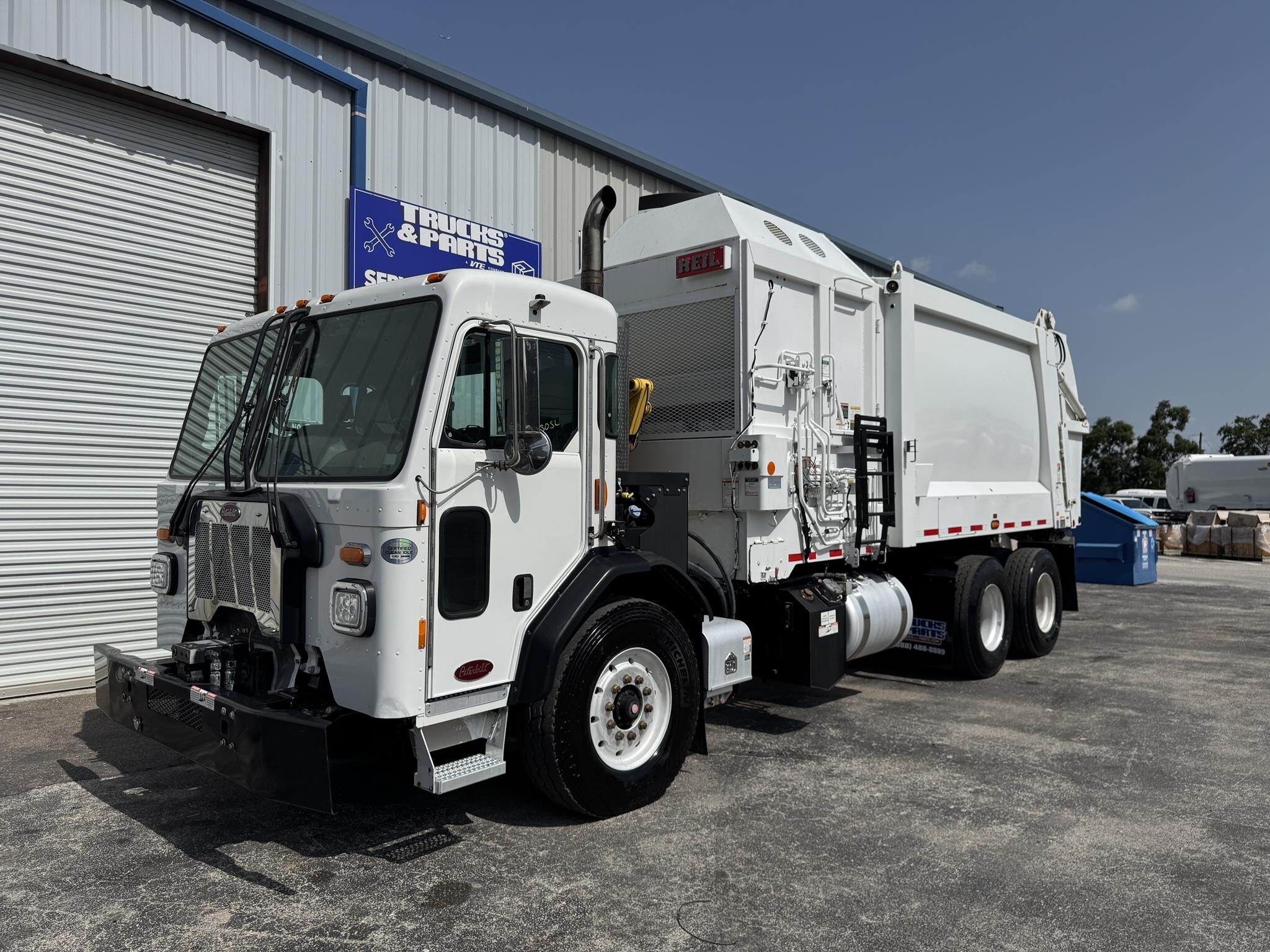 2022 PETERBILT 520 in Tampa, FL