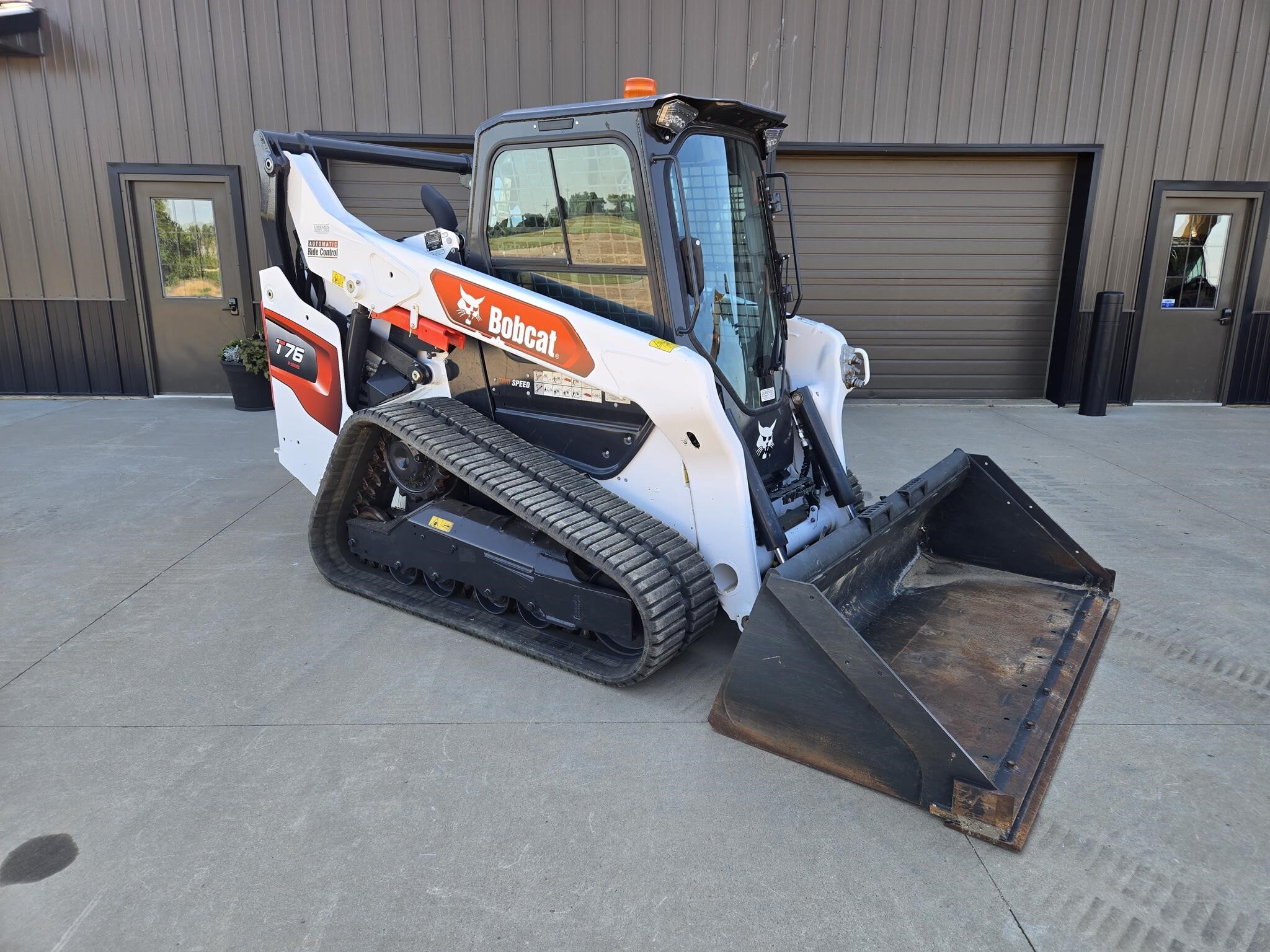 2021 BOBCAT T76 in Gary, SD