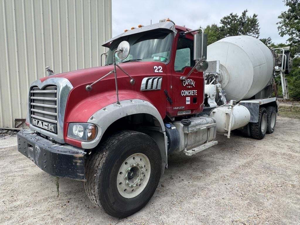2013 MACK GRANITE GU713 in Chantilly, VA