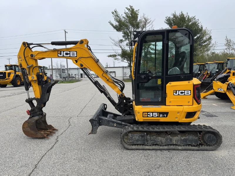 2022 JCB 35Z-1