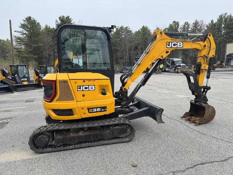 2022 JCB 35Z-1