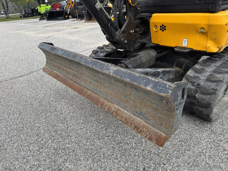 2022 JCB 35Z-1