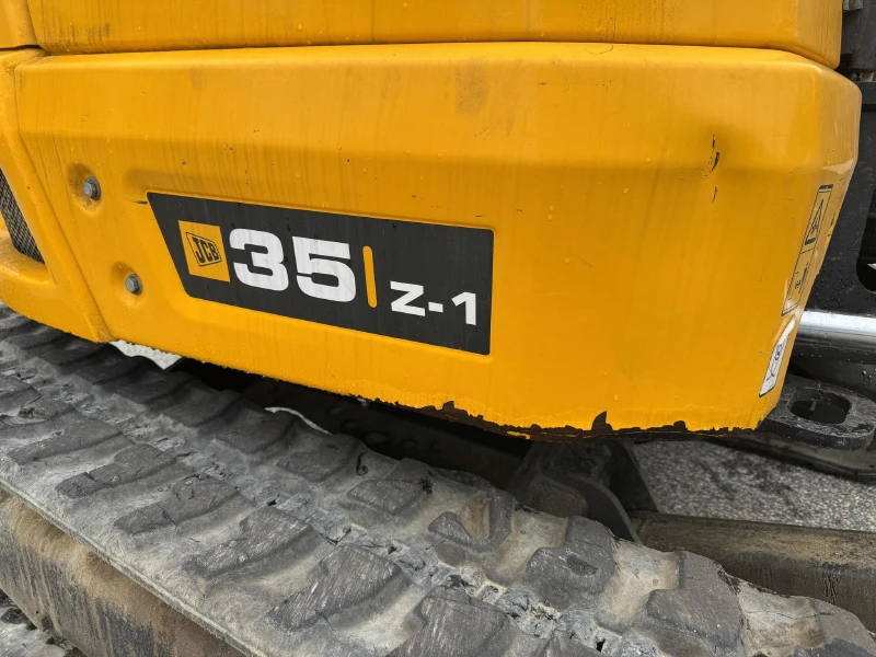 2022 JCB 35Z-1