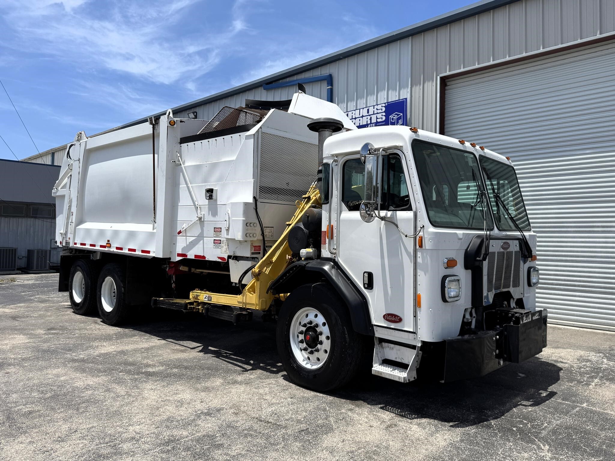 2022 PETERBILT 520 in Tampa, FL