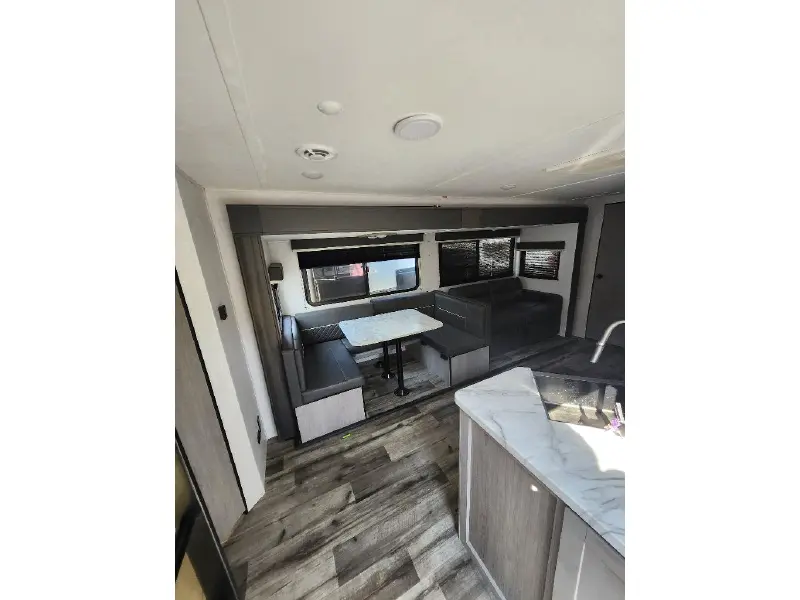 2022 COLEMAN LIGHT 2755BH