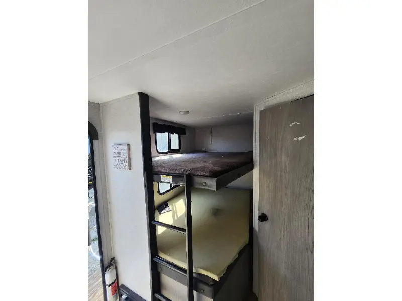2022 COLEMAN LIGHT 2755BH
