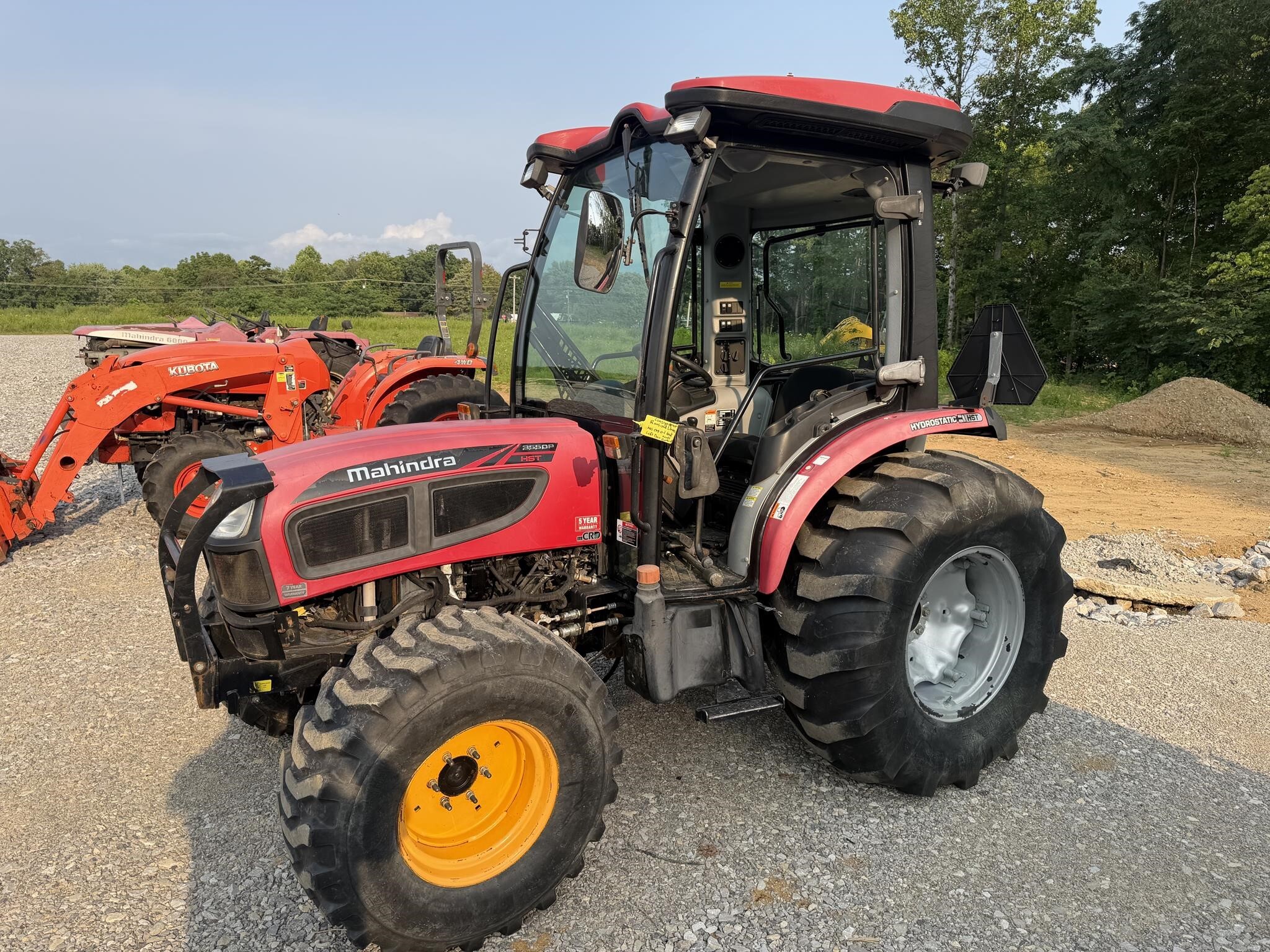 2015 MAHINDRA 3550 HST in Jamestown, TN