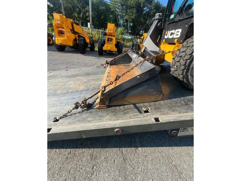 2023 JCB 270