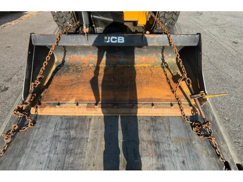 2023 JCB 270