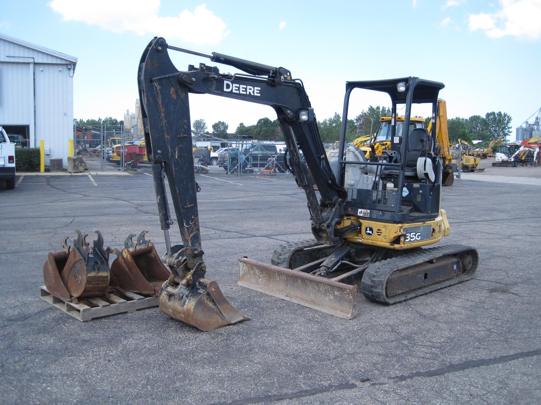 2015 DEERE 35G in Holland, MI