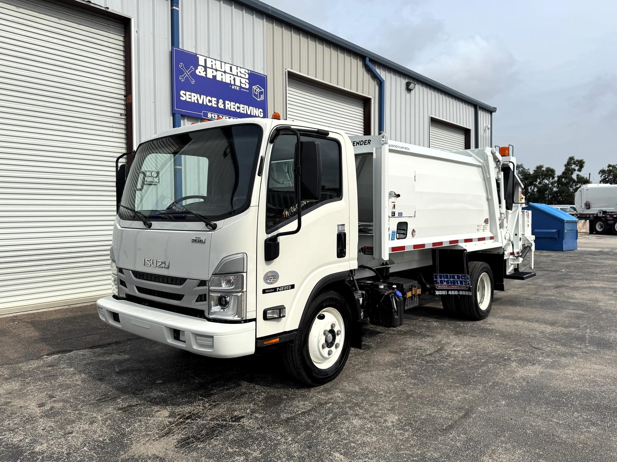 2023 ISUZU NRR in Tampa, FL