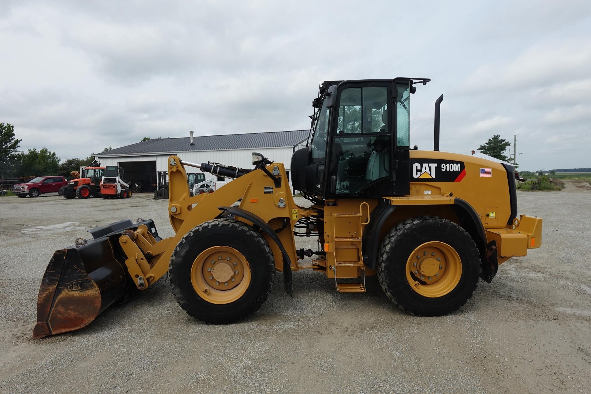 2018 CATERPILLAR 910M in Versailles, OH