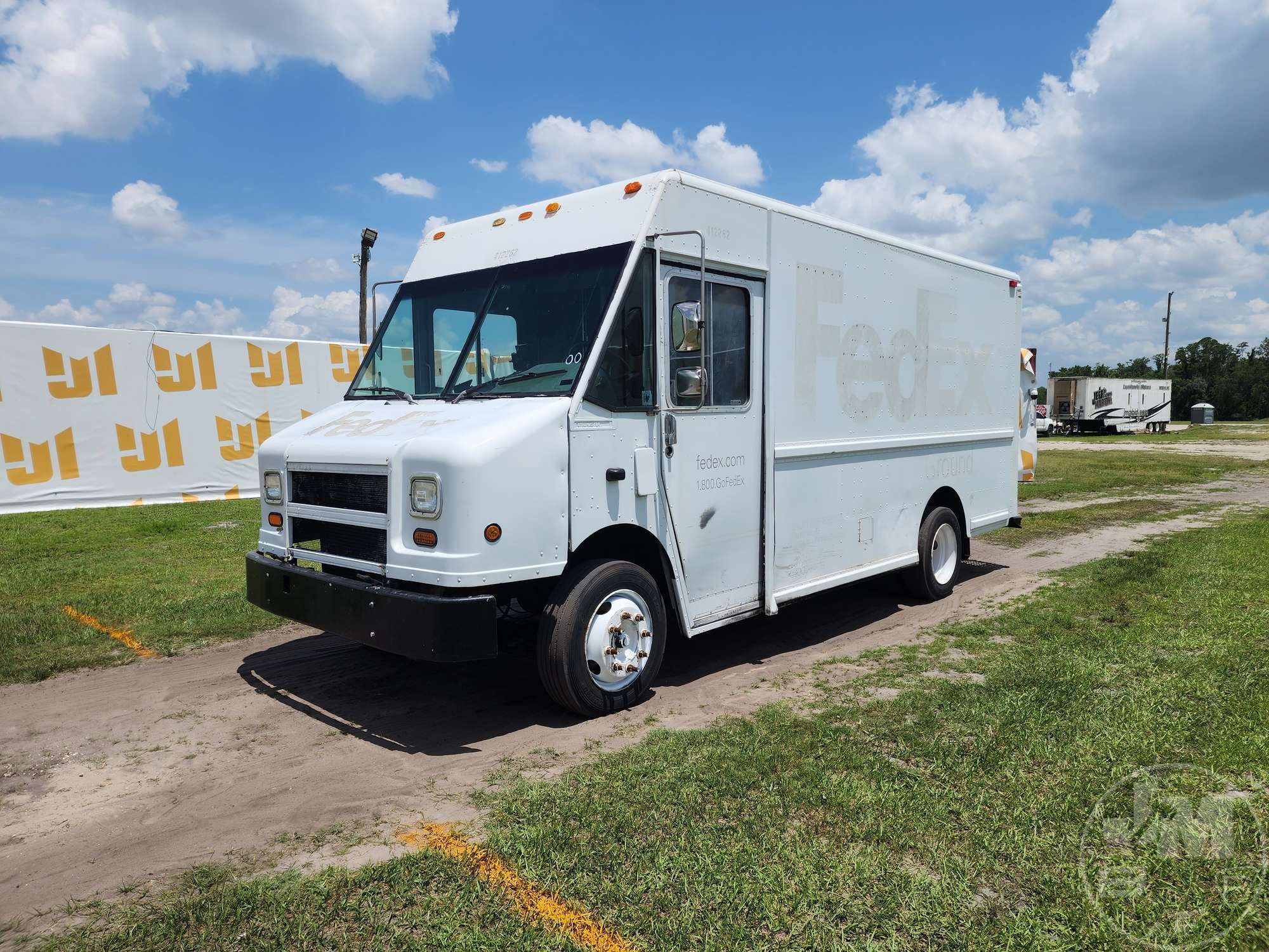 2000 FREIGHTLINER MT45 CHASSIS in Kissimmee, FL