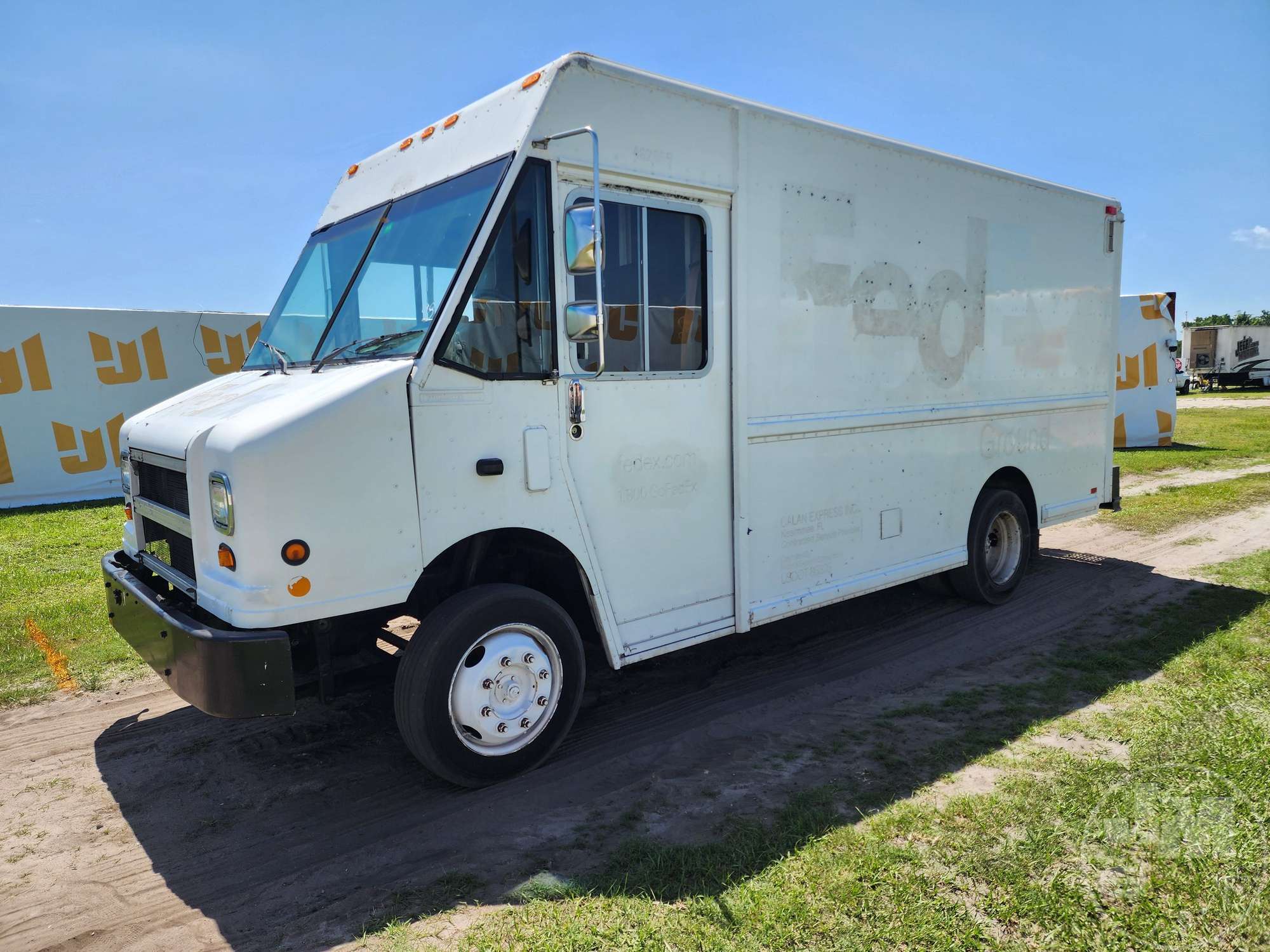 1998 FREIGHTLINER MT45 CHASSIS in Kissimmee, FL