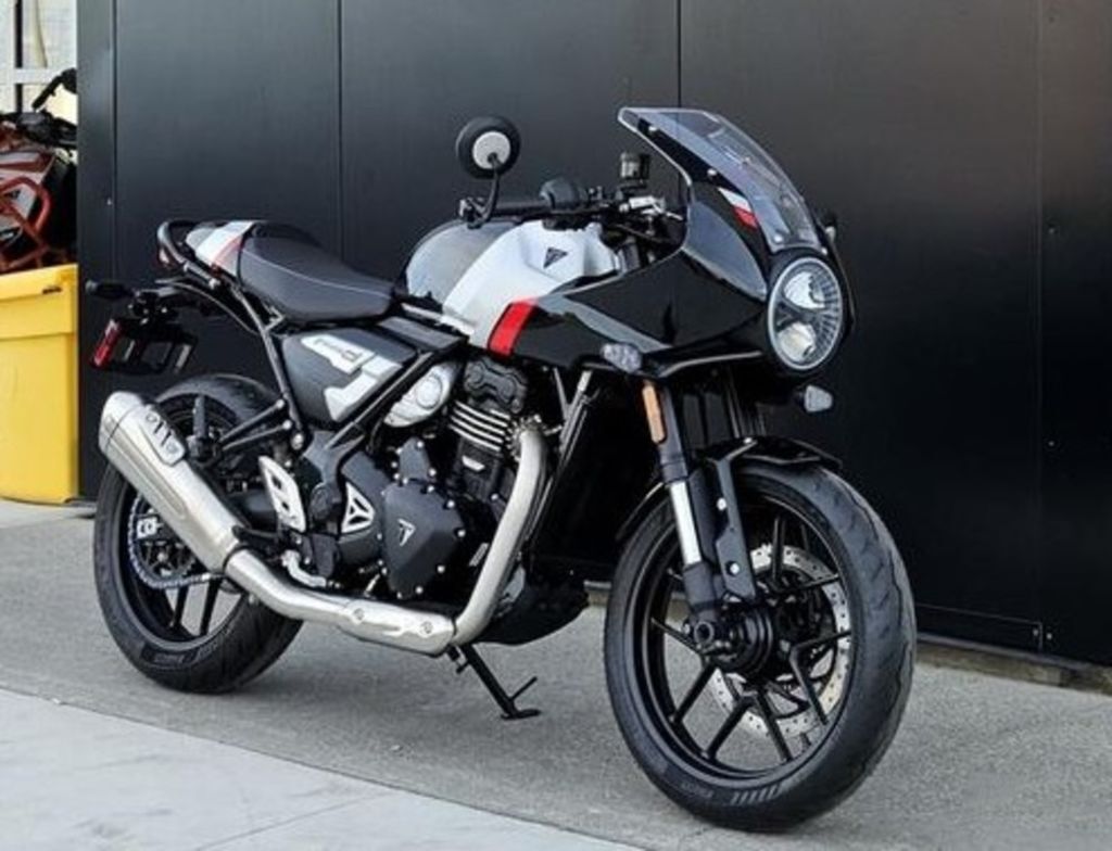 2026 Triumph Thruxton 400 Phantom Black / Aluminium Silver 400 in Romney, WV