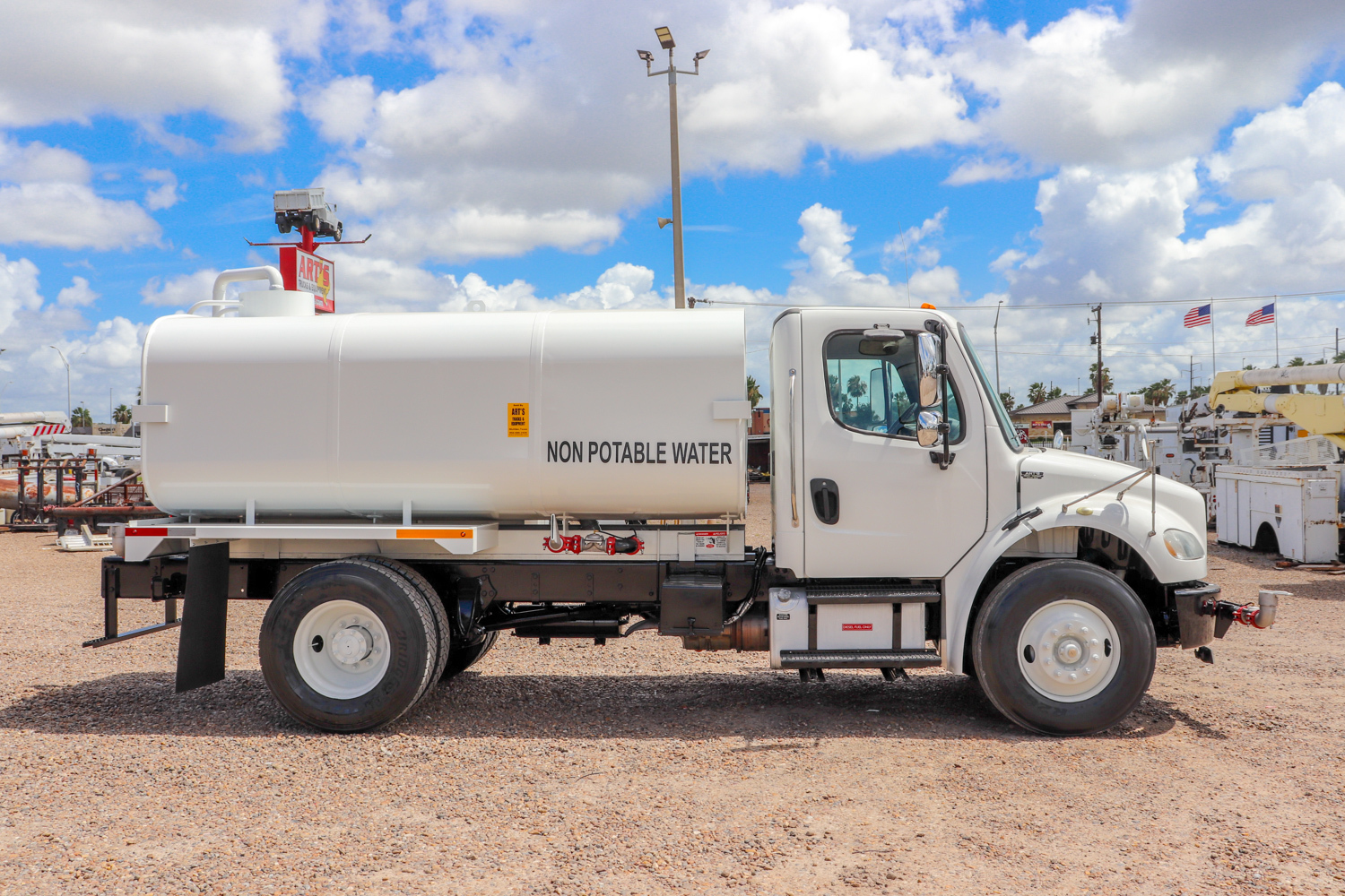 2015 FREIGHTLINER BUSINESS CLASS M2 106 in Mcallen, TX