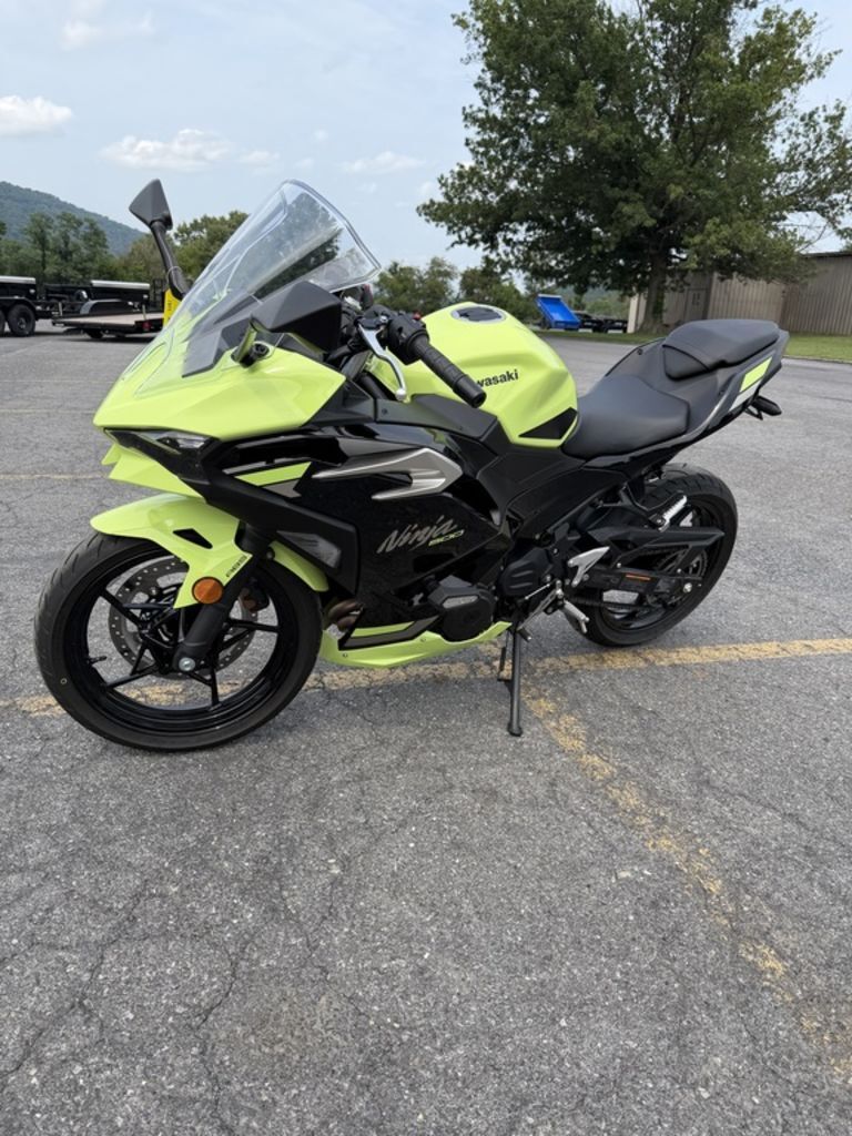 2026 Kawasaki Ninja® 500 SE ABS SE ABS in Romney, WV