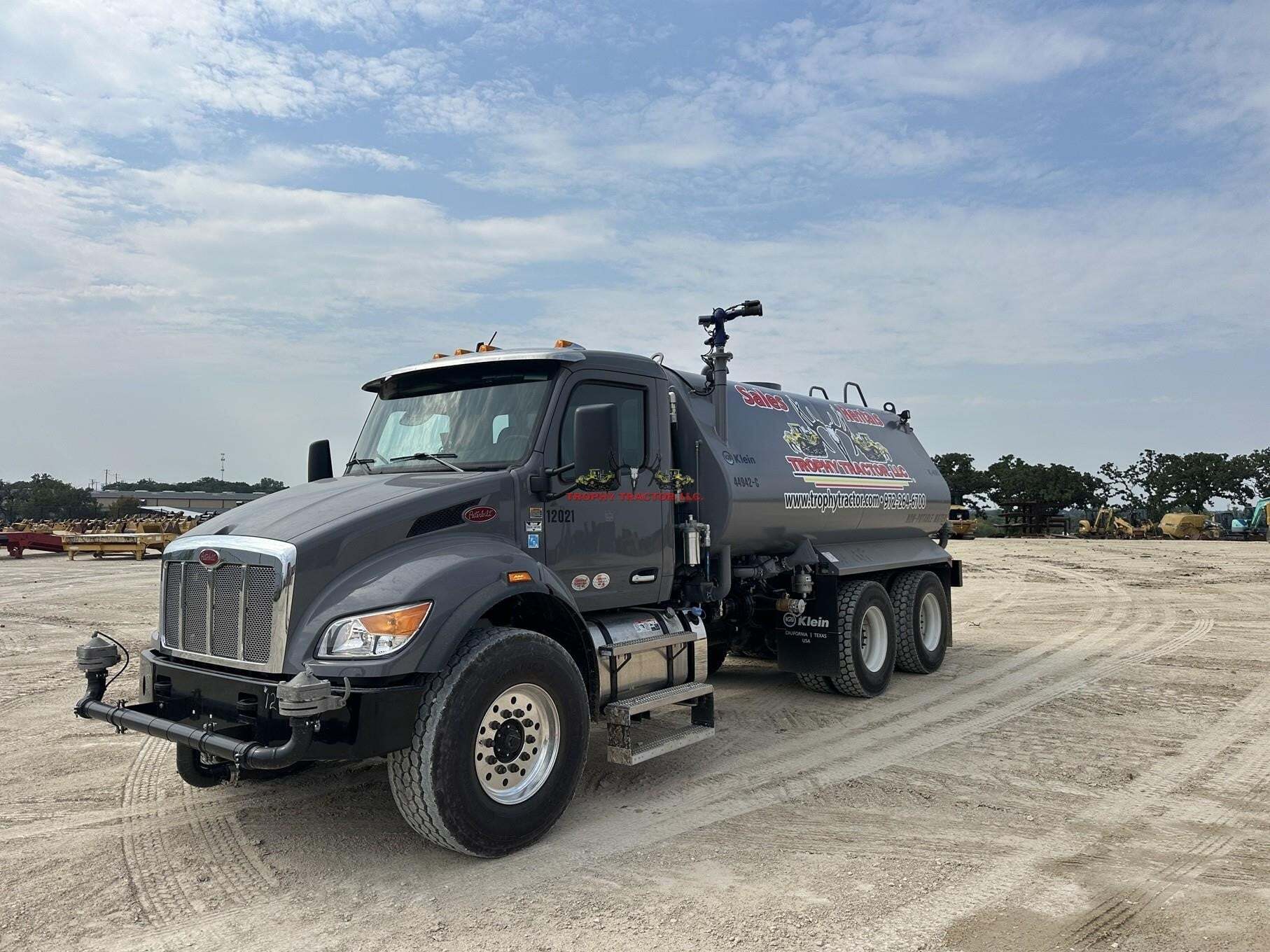 2026 PETERBILT 548 in Burleson, TX