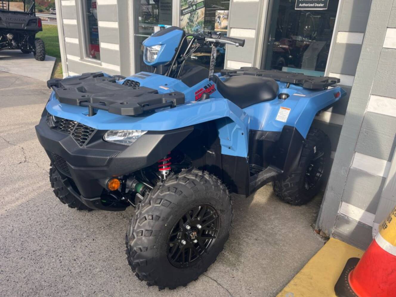 A photo of this 2025 Suzuki KINGQUAD 500AXI POWER STEERING SE PLUS
