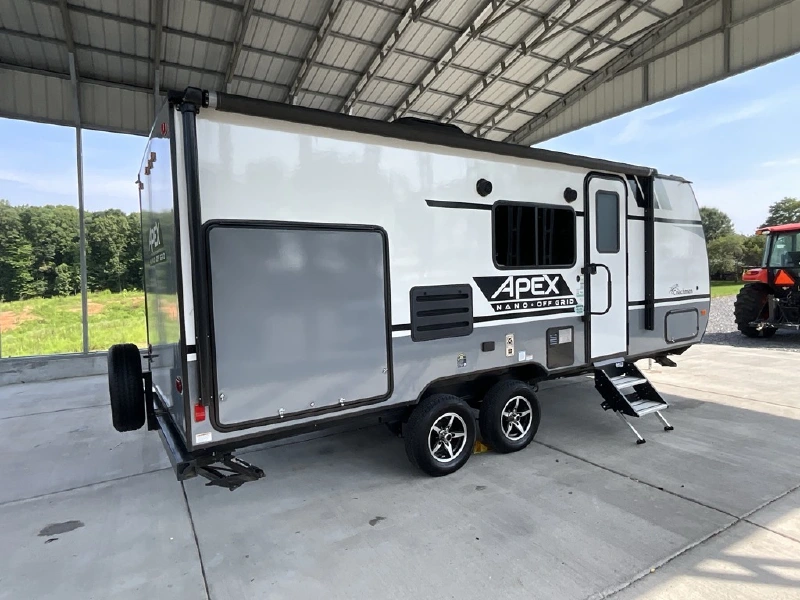 2022 COACHMEN APEX 203RBK