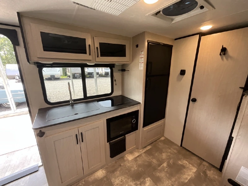 2022 COACHMEN APEX 203RBK