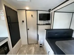 2022 COACHMEN APEX 203RBK