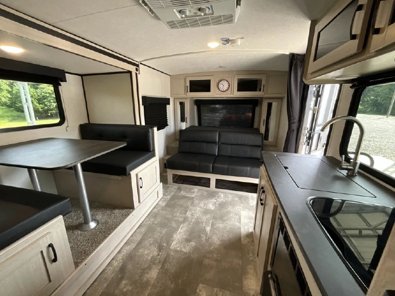 2022 COACHMEN APEX 203RBK