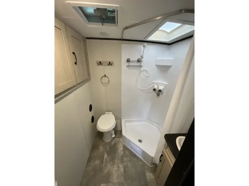 2022 COACHMEN APEX 203RBK