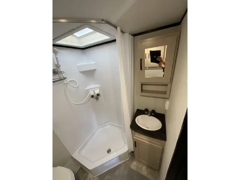 2022 COACHMEN APEX 203RBK
