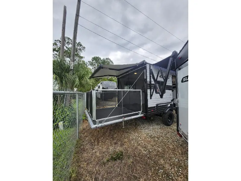 2027 SUNSET PARK RV