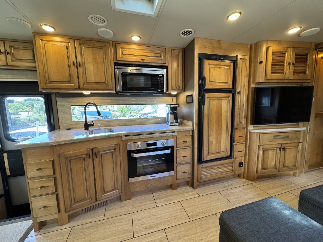 A photo of this 2019 Tiffin Motorhomes ALLEGRO OPEN ROAD 32 SA