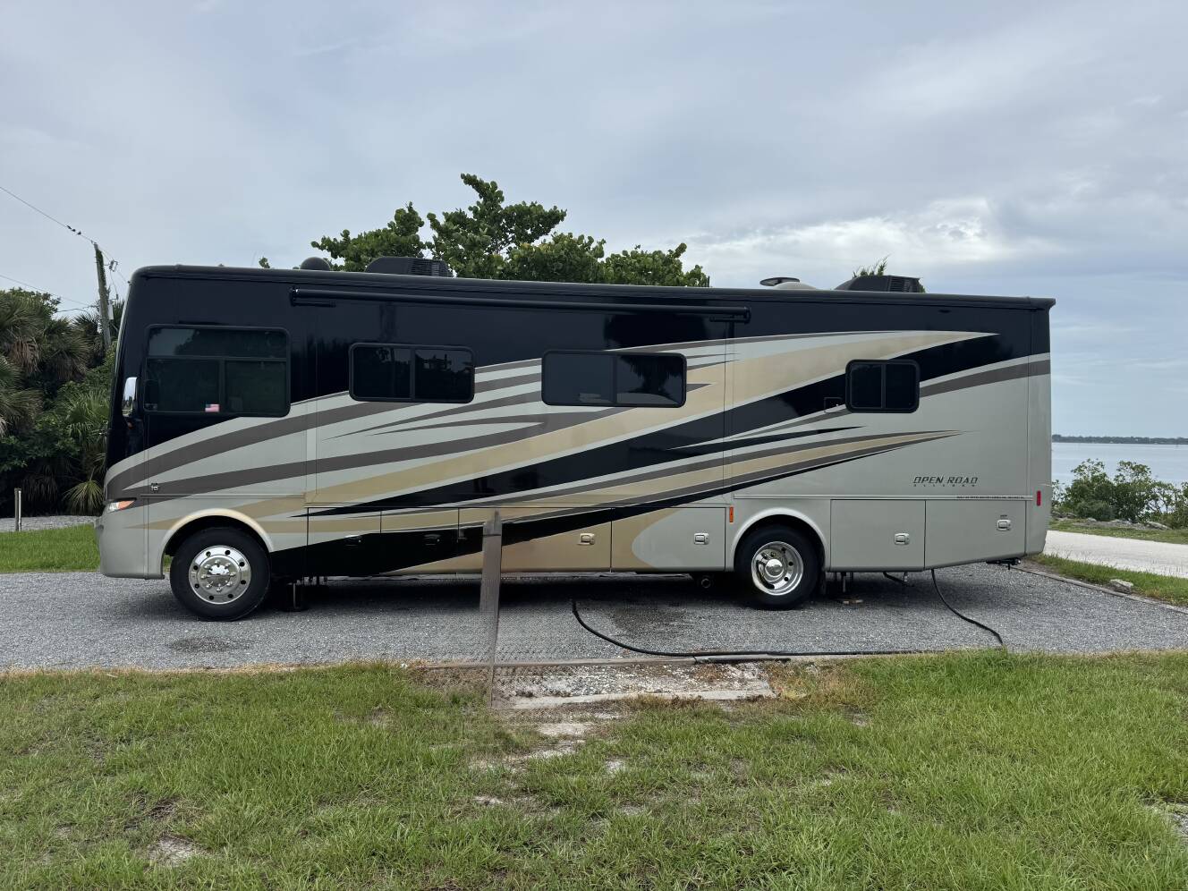 A photo of this 2019 Tiffin Motorhomes ALLEGRO OPEN ROAD 32 SA