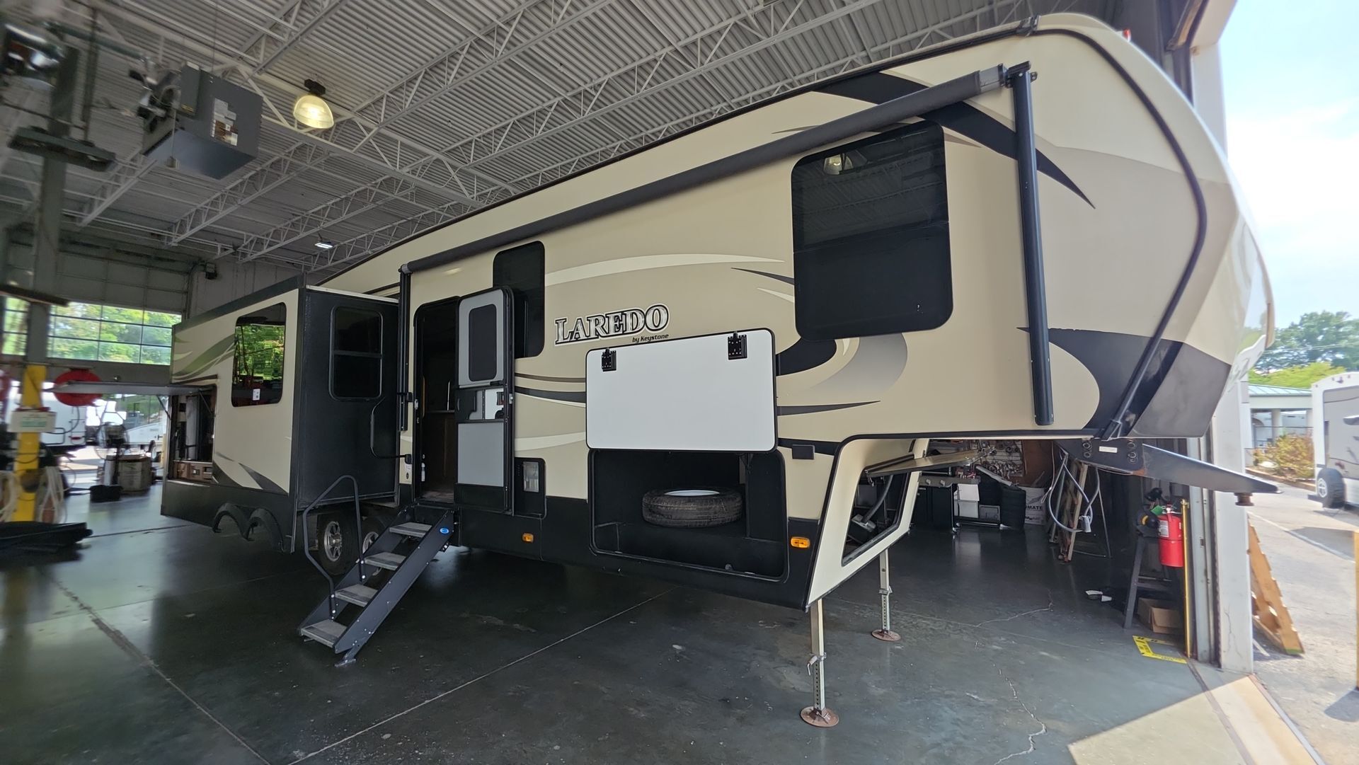 2018 Keystone Laredo 325RL in eureka MO