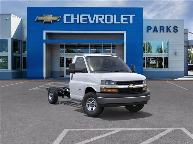 2025 CHEVROLET Express 3500 in Kernersville, NC