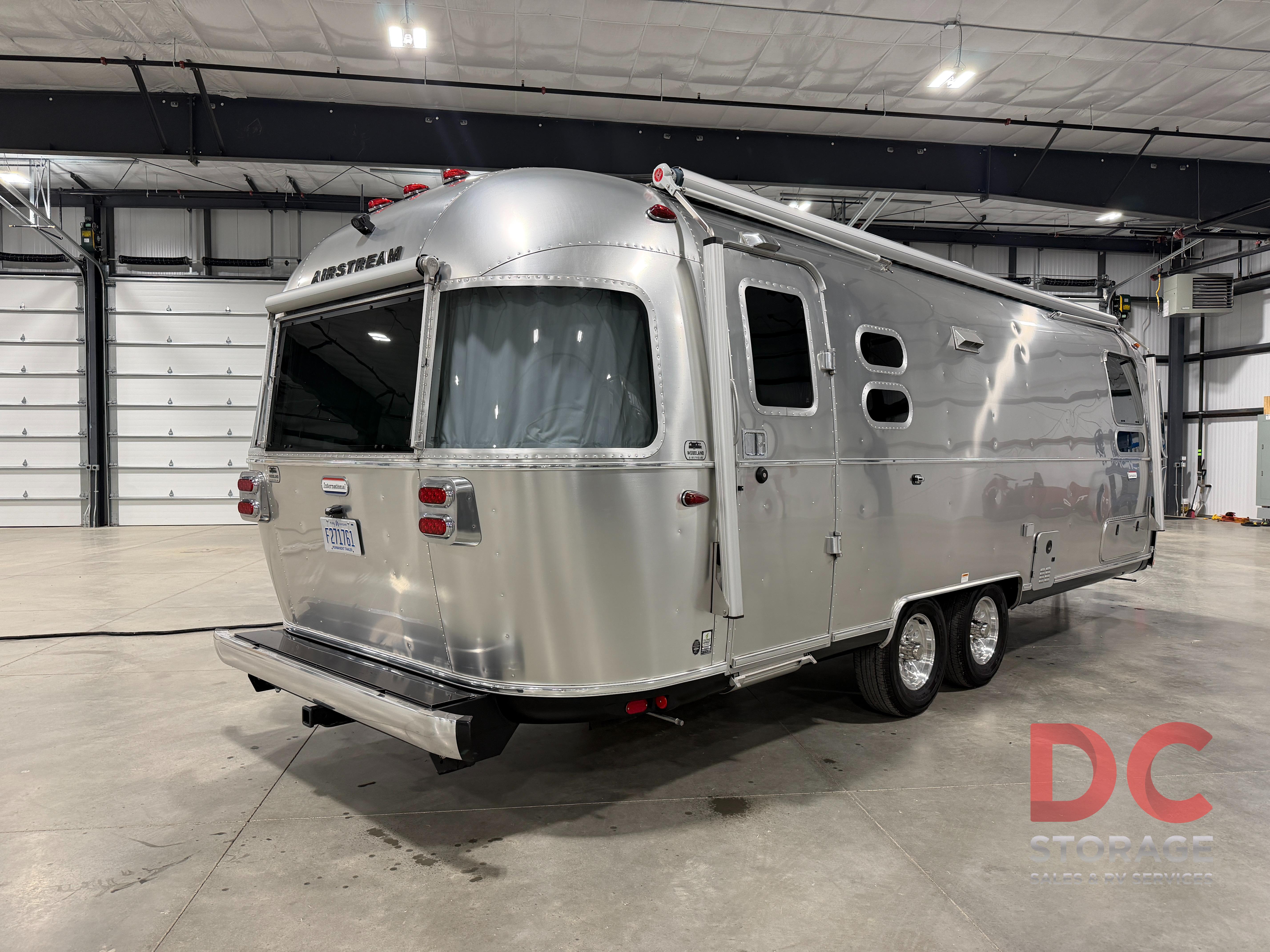 2023 Airstream INTERNATIONAL 27FB TWIN in hudsonville MI
