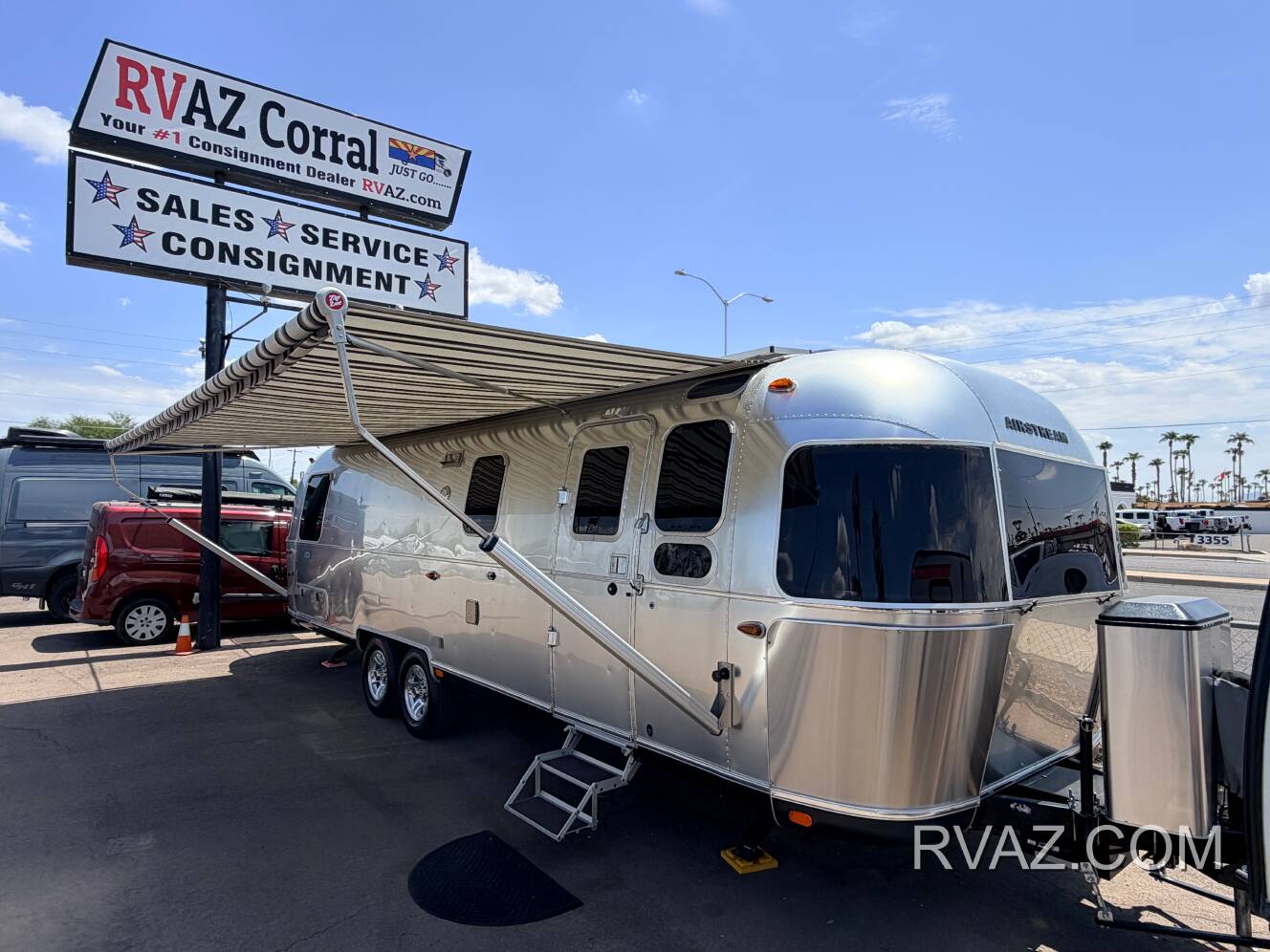 A photo of this 2021 Airstream Classic 30RBT