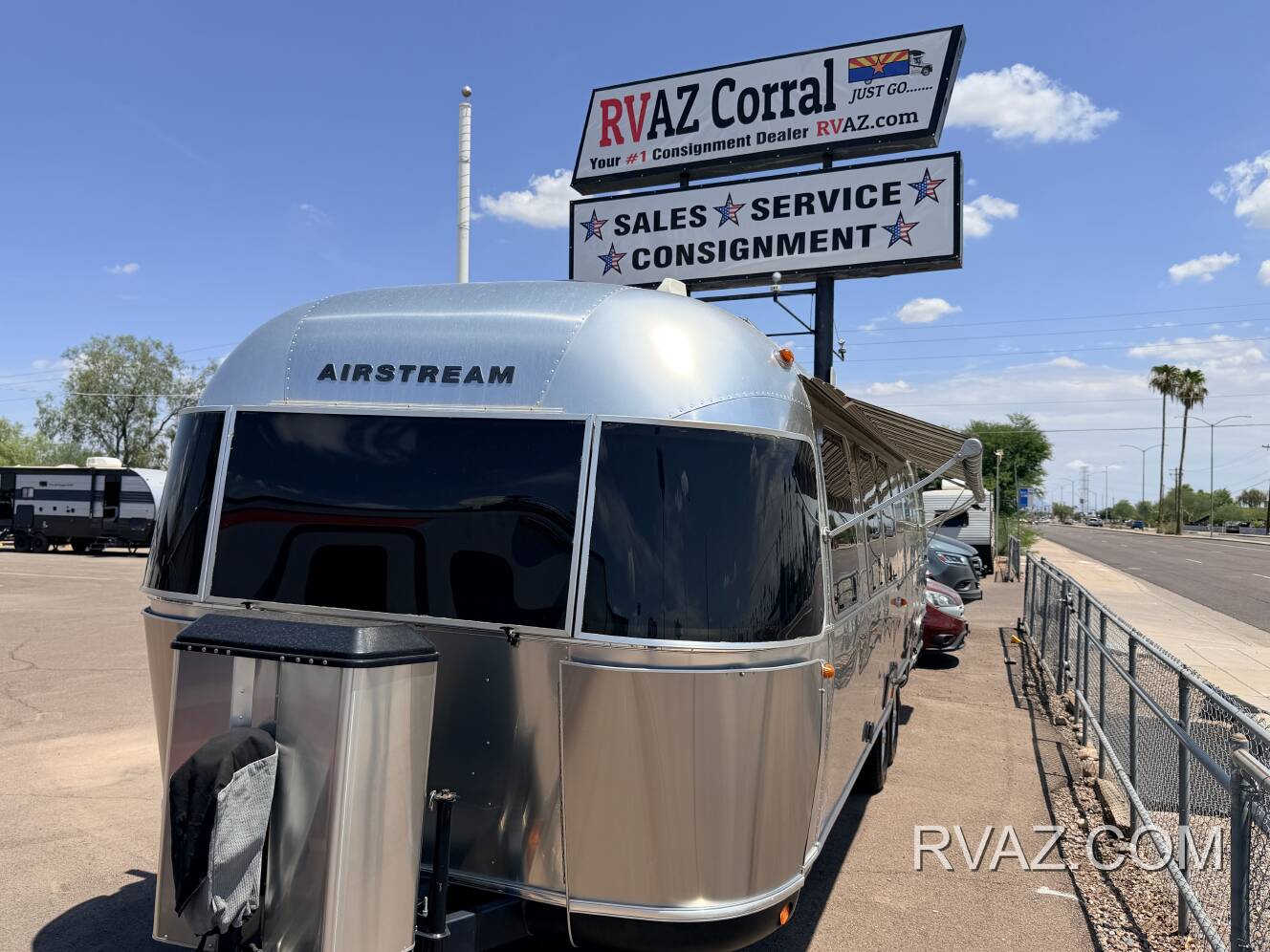 A photo of this 2021 Airstream Classic 30RBT