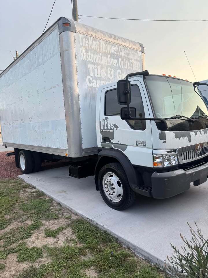 2006 INTERNATIONAL CF500 in Summerfield, FL