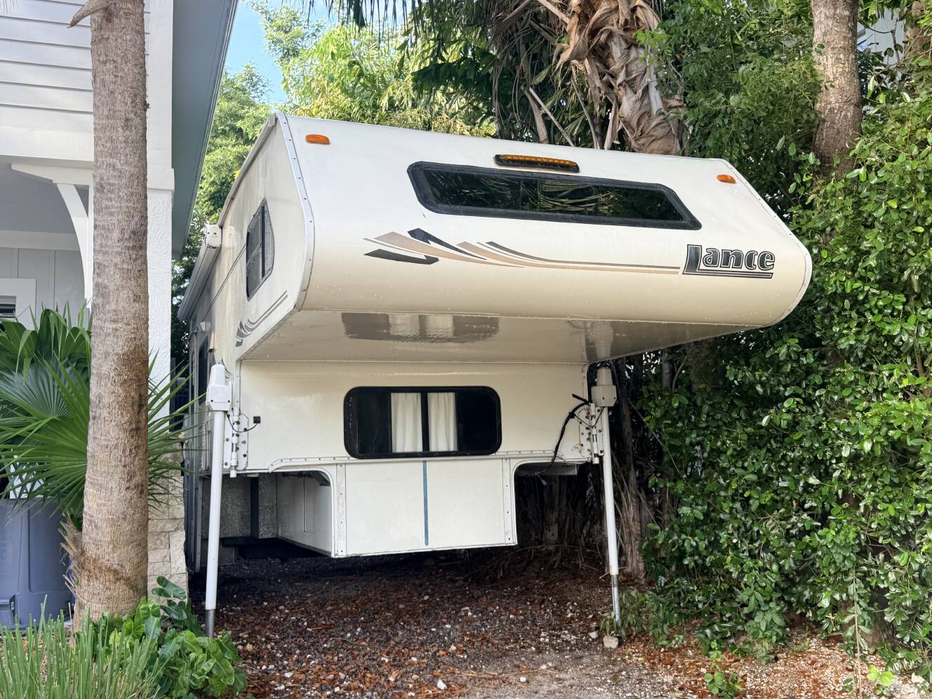 A photo of this 2002 Lance 1161