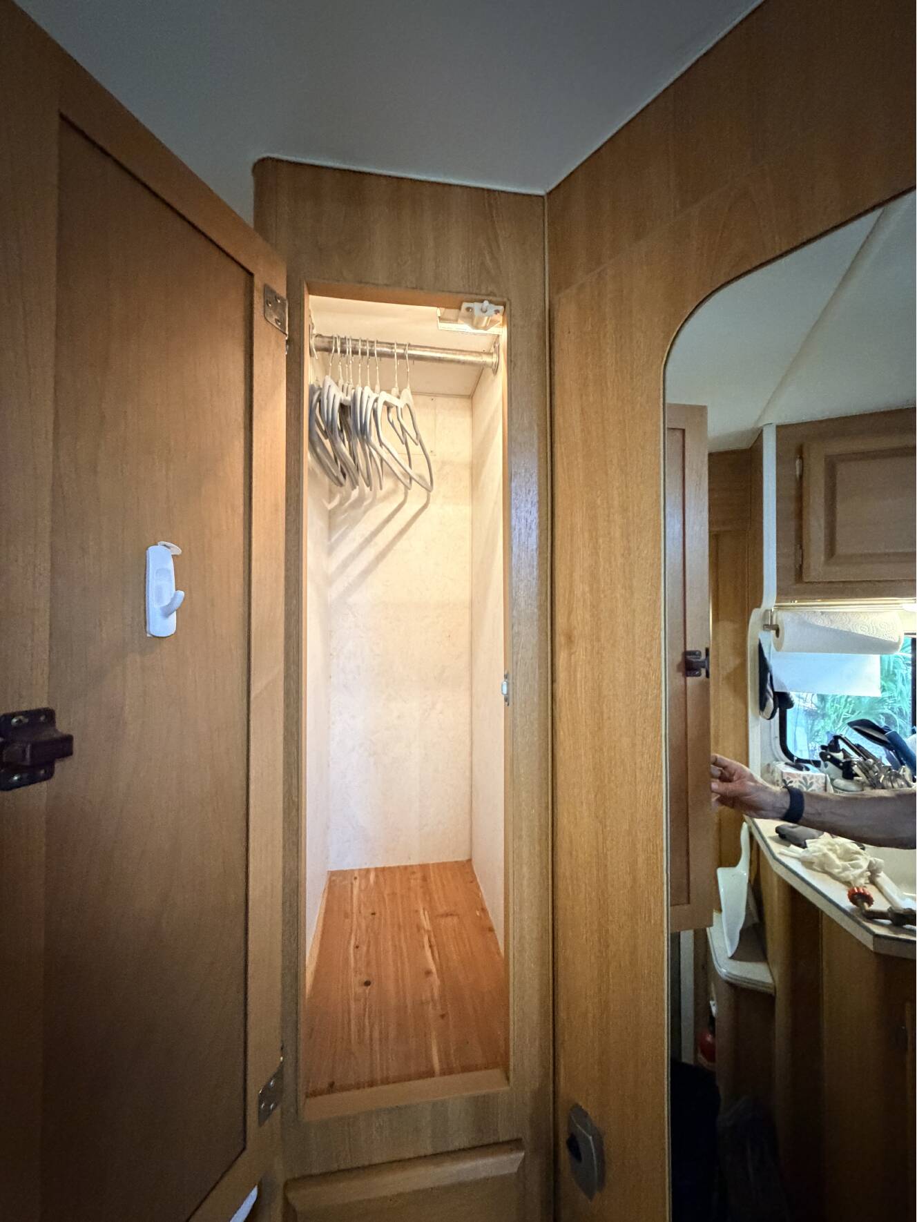 A photo of this 2002 Lance 1161